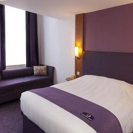 Premier Inn Doncaster Central Exterior foto