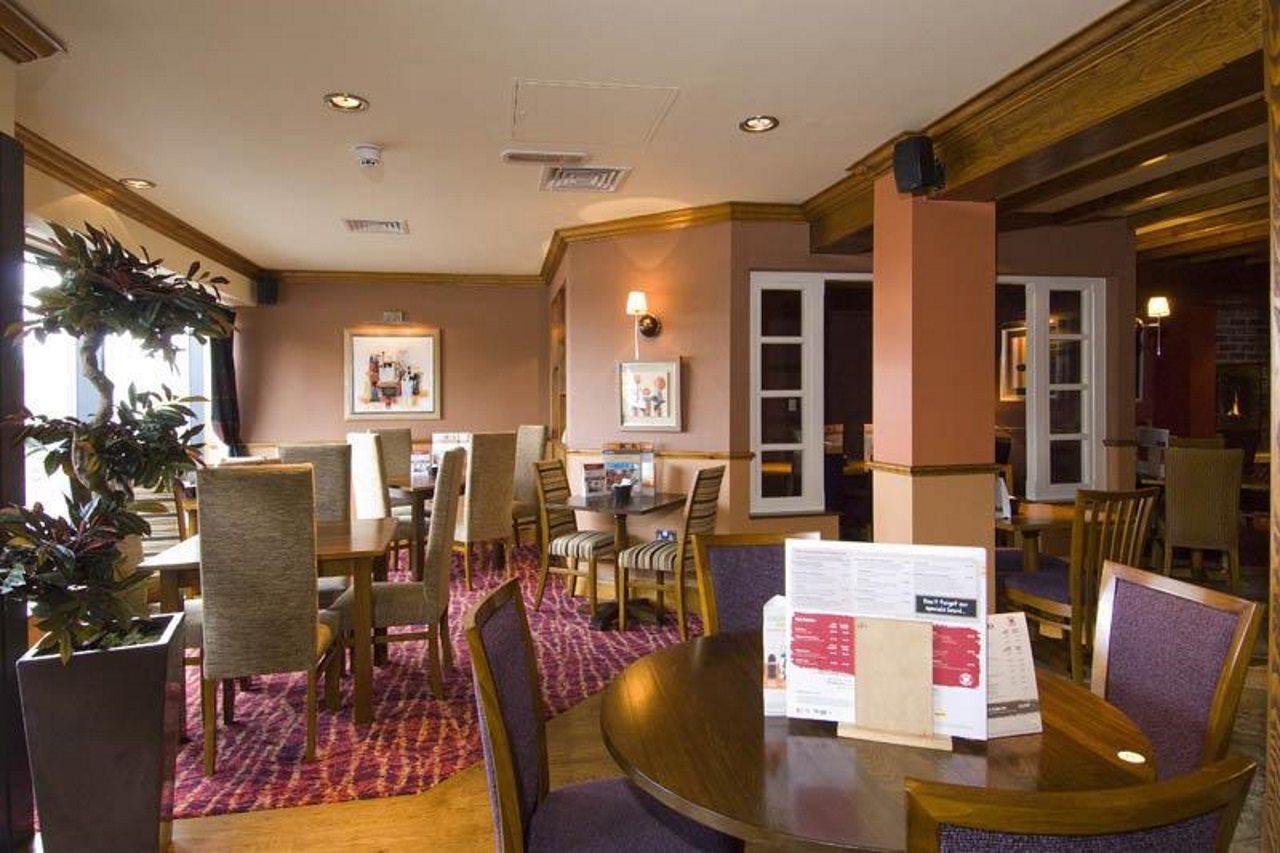 Premier Inn Doncaster Central Exterior foto