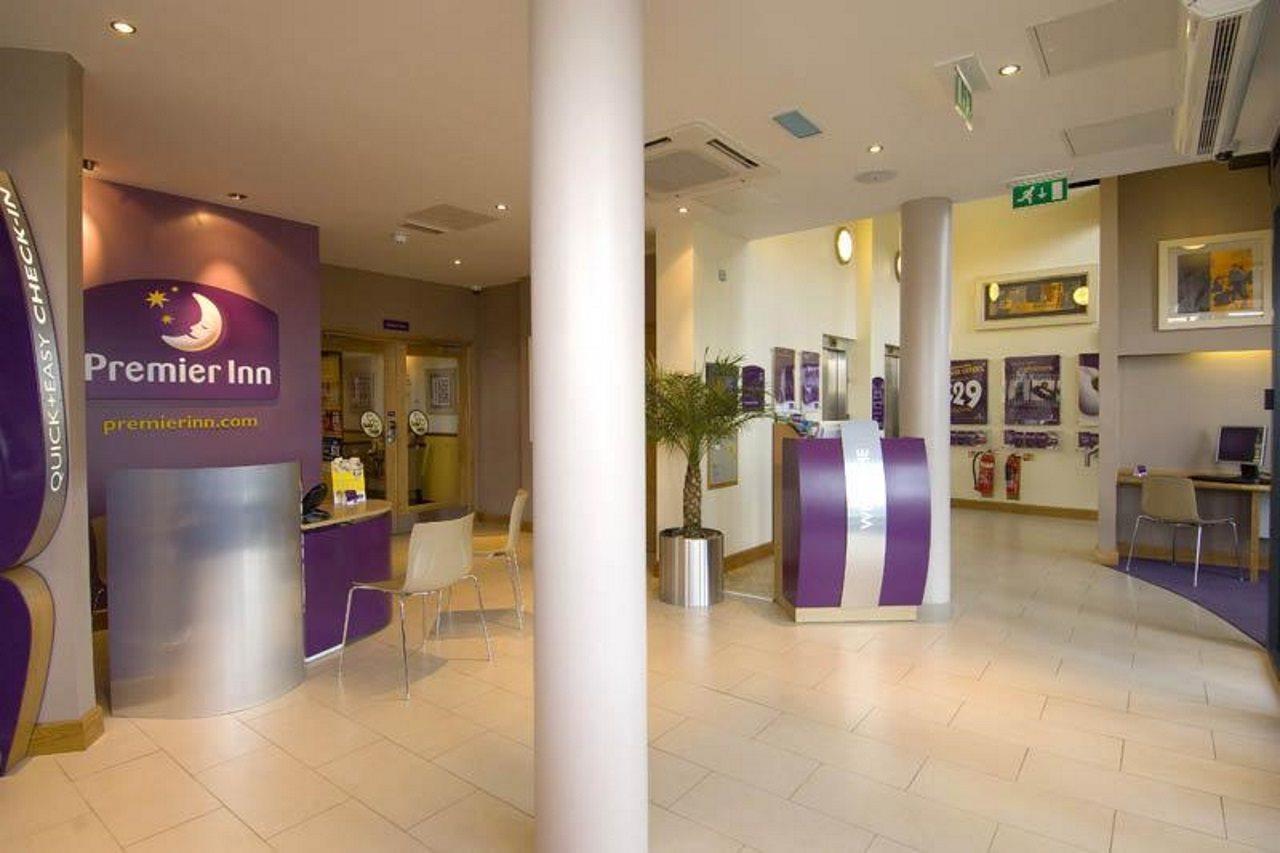 Premier Inn Doncaster Central Exterior foto